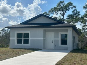 830 Wildflower St in Lake Placid, FL - Foto de edificio - Building Photo