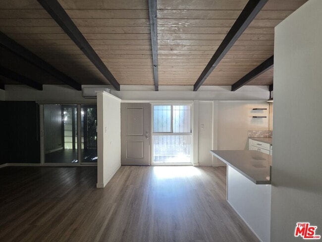 11021 Missouri Ave in Los Angeles, CA - Building Photo - Building Photo