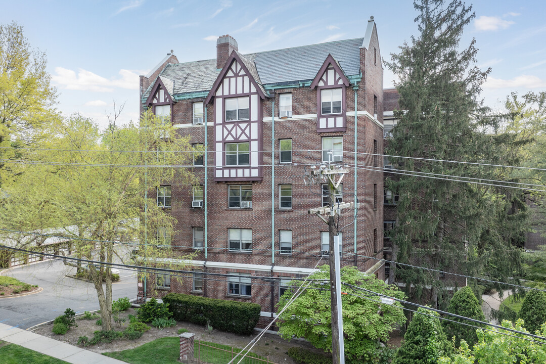 Dwight Manor in Englewood, NJ - Foto de edificio