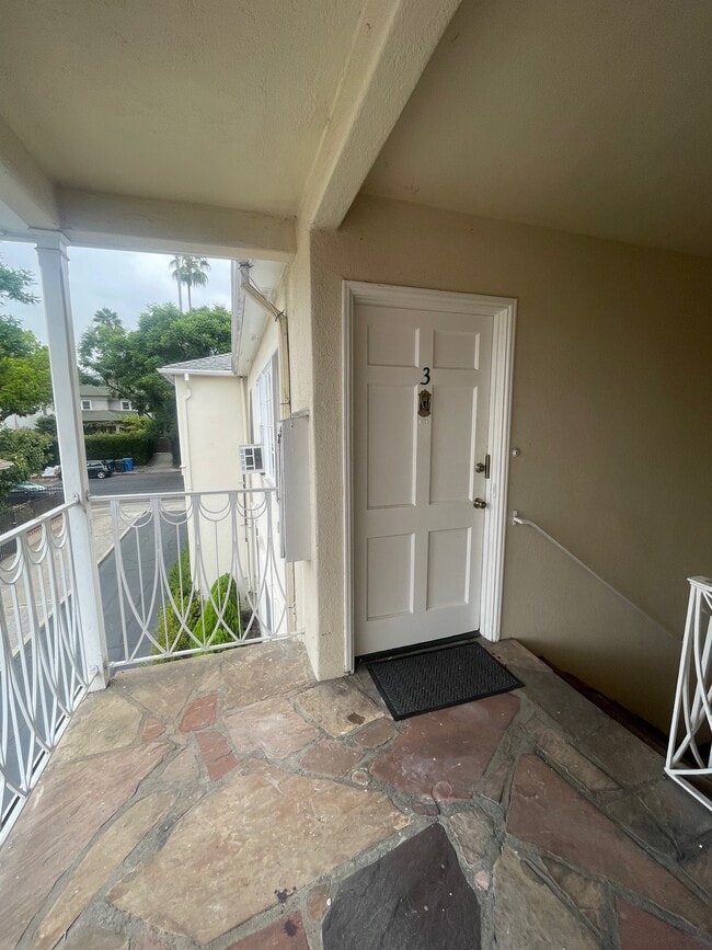 7918 Norton Ave, Unit 7918 Norton #3 in West Hollywood, CA - Building Photo - Building Photo