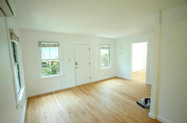 2349 Ocean Ave in Venice, CA - Building Photo - Building Photo