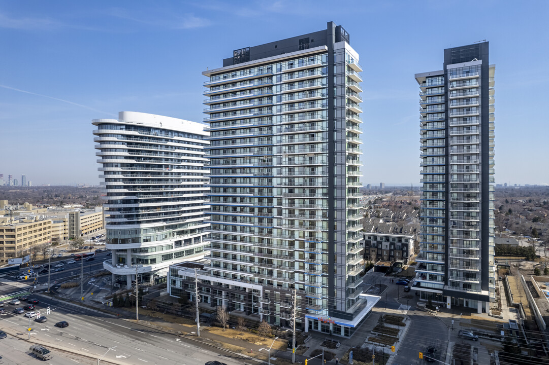 Daniels Erin Mills in Mississauga, ON - Building Photo