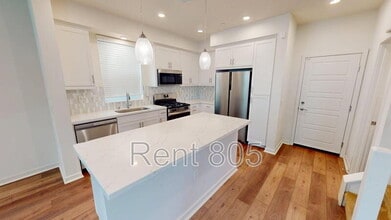 561 Winchester Dr in Oxnard, CA - Building Photo - Building Photo