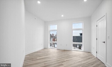 2301 Grays Ferry Ave in Philadelphia, PA - Building Photo - Building Photo