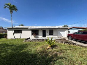 2020 SW 127th Ct in Miami, FL - Building Photo - Building Photo