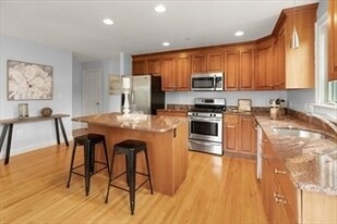 1401 Centre St, Unit 1 in Boston, MA - Building Photo - Building Photo