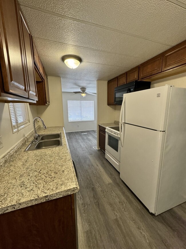 941 Citrus St in Bullhead City, AZ - Building Photo - Building Photo