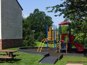 South Mountain Village in Brunswick, MD - Foto de edificio - Building Photo