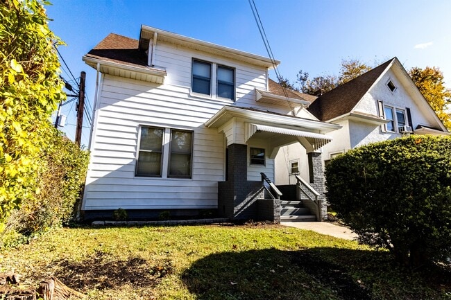 922 Charles Ct in Huntington, WV - Building Photo - Building Photo