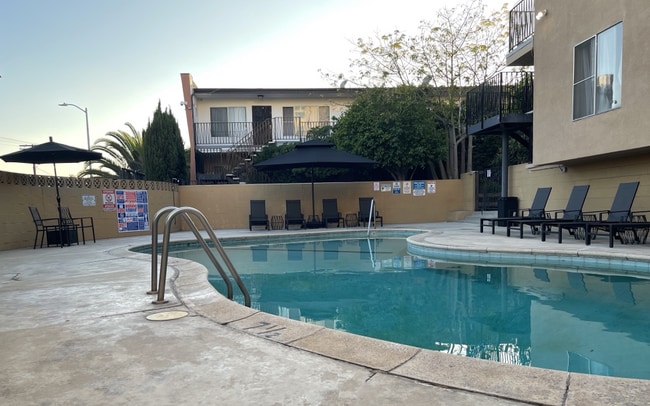 property at 4075 Oakwood Ave