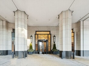 514 N Peshtigo Ct in Chicago, IL - Building Photo - Building Photo