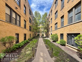 1500 N Kedzie Ave, Unit 1F in Chicago, IL - Building Photo