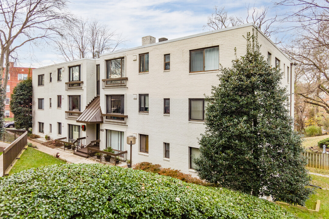 Georgetown North Condominiums in Washington, DC - Building Photo