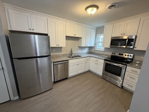 1455 Longdale Dr in Norfolk, VA - Building Photo - Building Photo