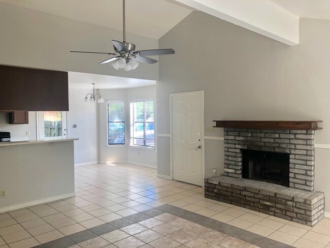 1310 Baylor Ave in San Marcos, TX - Building Photo - Building Photo