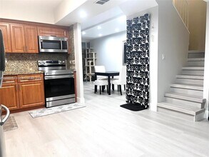 20200 W Country Club Dr in Aventura, FL - Building Photo - Building Photo