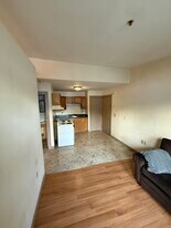 279 N Main St, Unit 7 in Winchester, CT - Building Photo