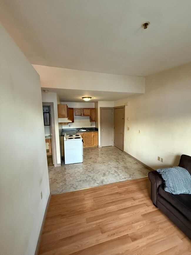 279 N Main St, Unit 7