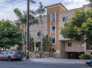5305 Bellingham Ave, Unit 103 in Valley Village, CA - Building Photo - Building Photo