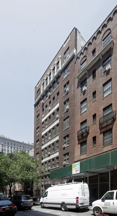 103-105 E 63rd St in New York, NY - Building Photo