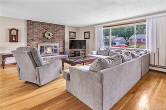 15 Albert St in Milford, CT - Building Photo - Building Photo