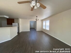 13719 York Woods in San Antonio, TX - Building Photo - Building Photo