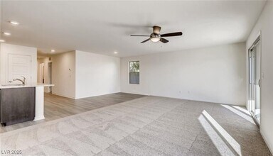 610 Abrazar Ave in North Las Vegas, NV - Building Photo - Building Photo
