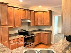 10 Camden Cir in Newnan, GA - Building Photo - Building Photo
