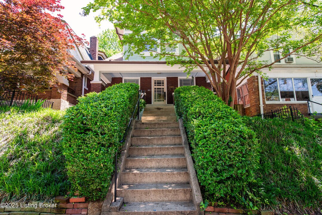 1604 Edgeland Ave in Louisville, KY - Building Photo