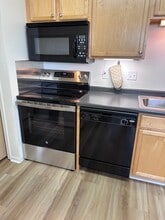 4600 S Washington St, Unit 101 in Grand Forks, ND - Building Photo - Building Photo