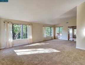 25 St Julie Ct in Pleasant Hill, CA - Building Photo - Building Photo