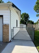 201 E Meadowlark Rd in Derby, KS - Building Photo - Building Photo