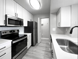 Cypress Grand in Tampa, FL - Building Photo