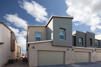 4997 Chapin Mesa Ave in Enterprise, NV - Building Photo - Building Photo