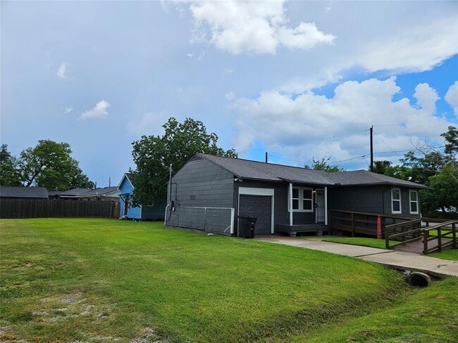 8311 Vera Lou St in Houston, TX - Building Photo - Building Photo