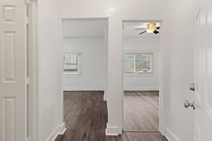 1424 Chestnut Ave in Long Beach, CA - Building Photo