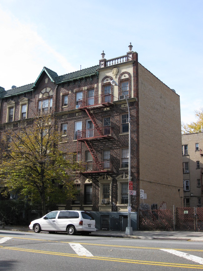 1436 Ocean Ave in Brooklyn, NY - Foto de edificio - Building Photo