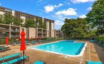 29 Canterbury Sq, Unit 101 in Alexandria, VA - Building Photo - Building Photo