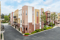 Village Walk in Claremont, CA - Foto de edificio - Building Photo