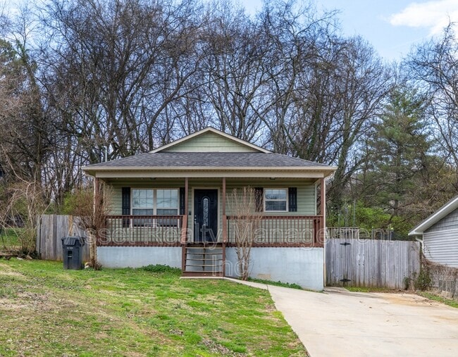 property at 2013 Paris Rd