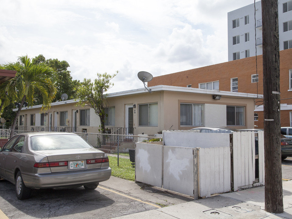 1640 SW 4th St in Miami, FL - Building Photo