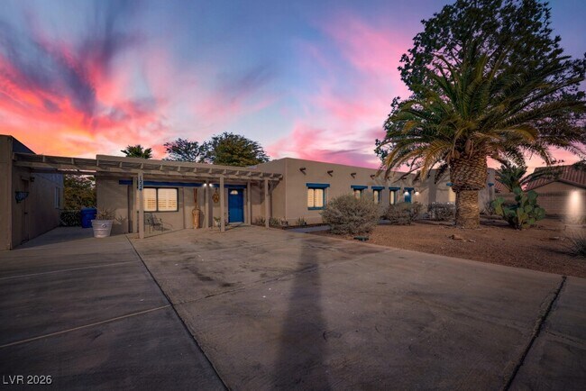 property at 1224 Sur Este Ave