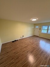 21 Monte Vista Ave in Newington, CT - Building Photo - Building Photo