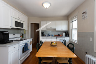 216 Arlington St, Unit 2 in Watertown, MA - Building Photo