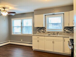 2458 W 111th St in Chicago, IL - Building Photo - Building Photo