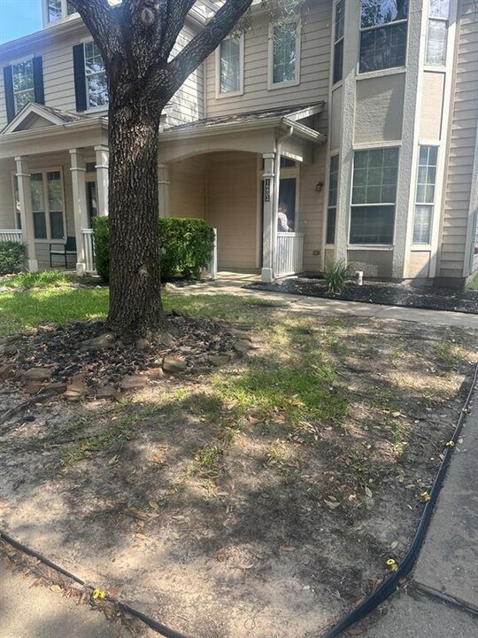 16802 Pine Castle Dr in Houston, TX - Building Photo