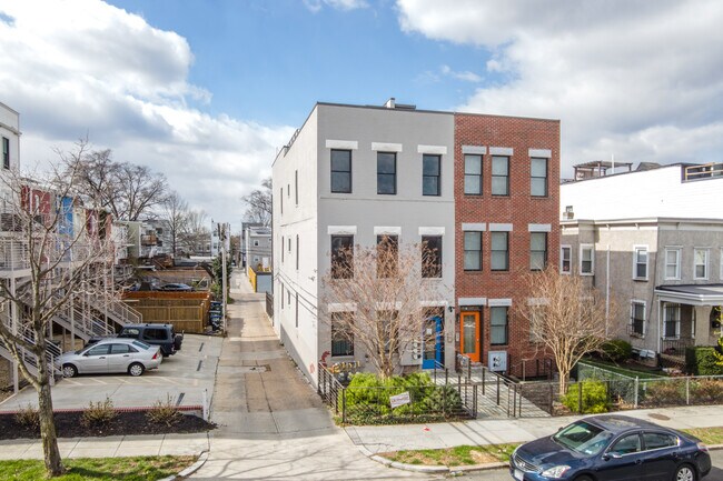 1159 Oates St NE