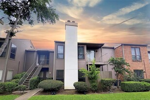 1201 Bering Dr in Houston, TX - Building Photo