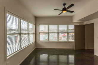 2100 Acklen Flats in Nashville, TN - Building Photo - Interior Photo