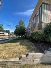 Abbot Manor in East Lansing, MI - Building Photo - Building Photo